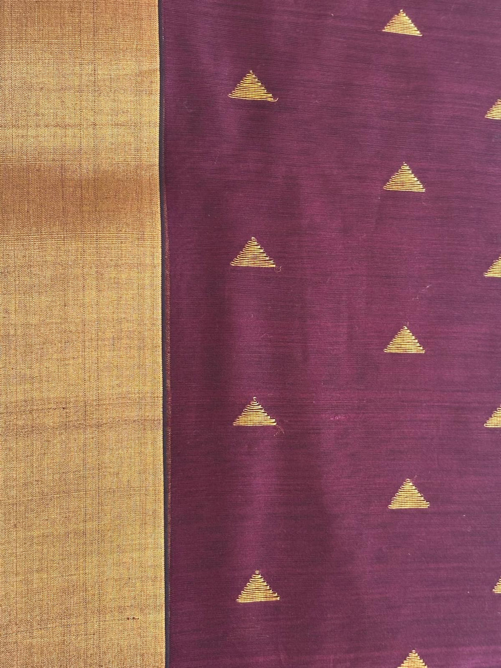 Majenta Triangle Booti Maheshwari  Silk Cotton saree