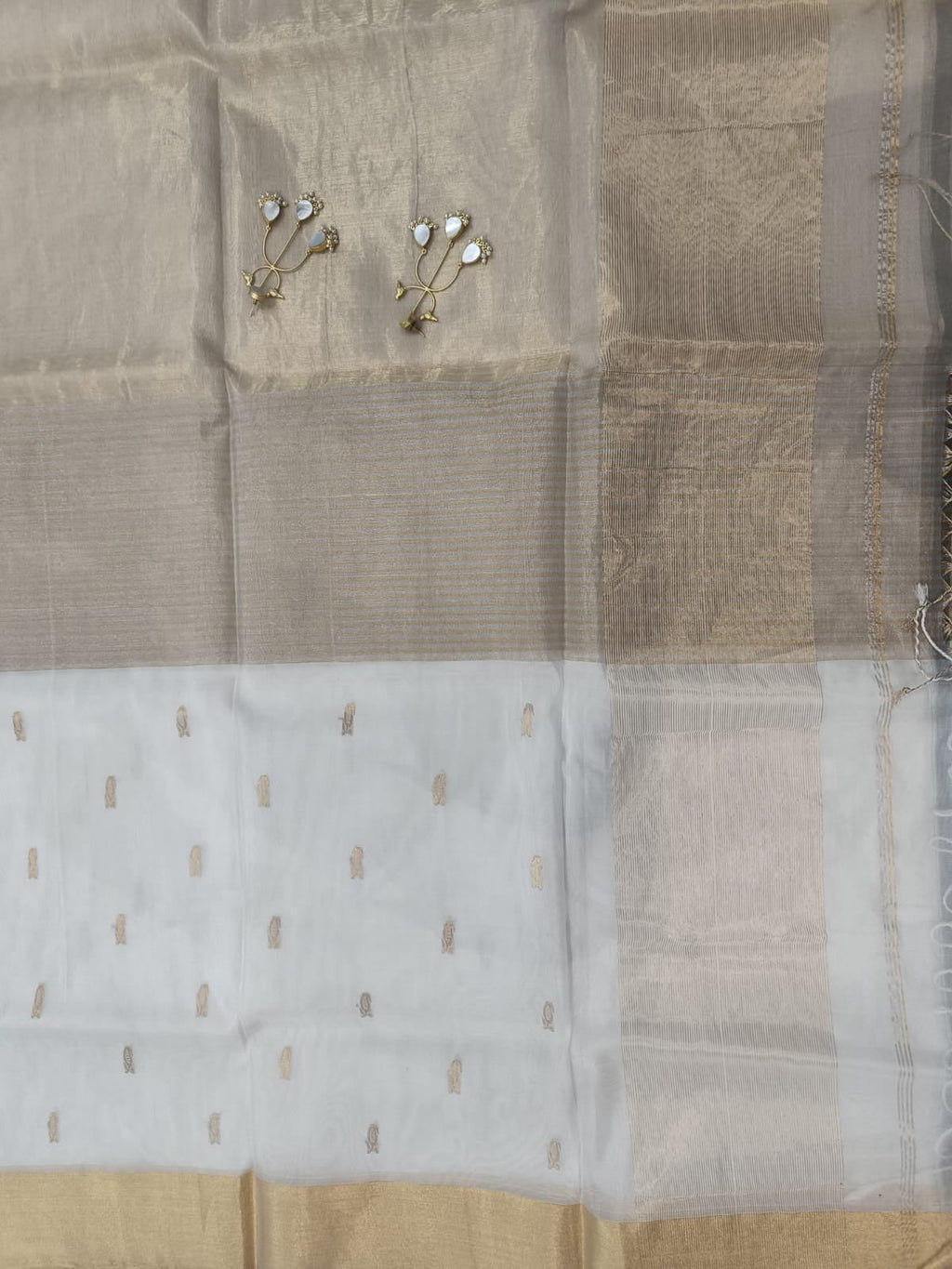 White & Gold Maheshwari Silk Saree
