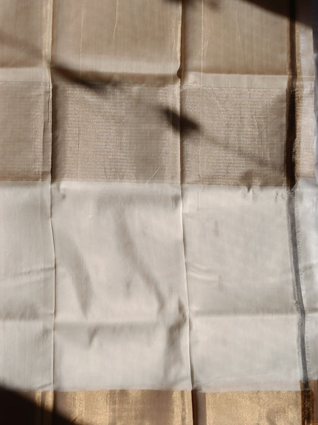 White & Gold Maheshwari Silk Saree