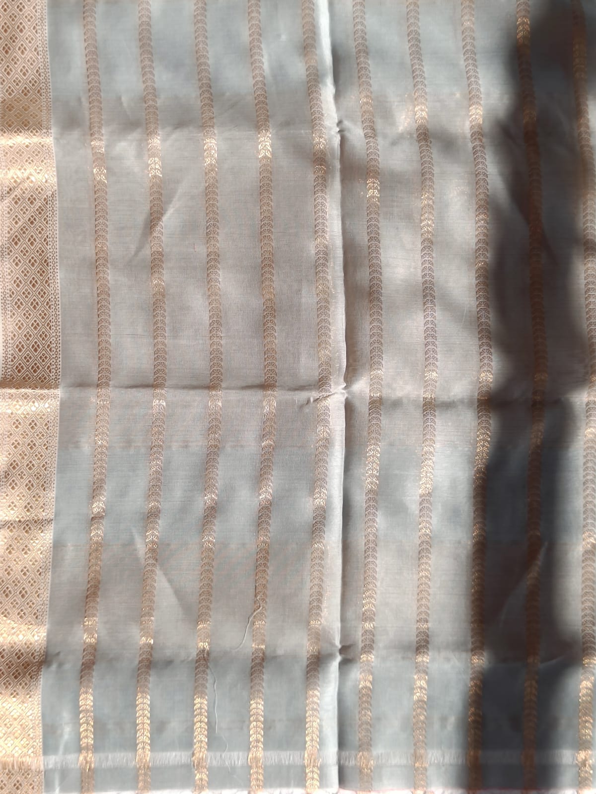 Pastel Gray Maheshwari Silk Cotton Saree